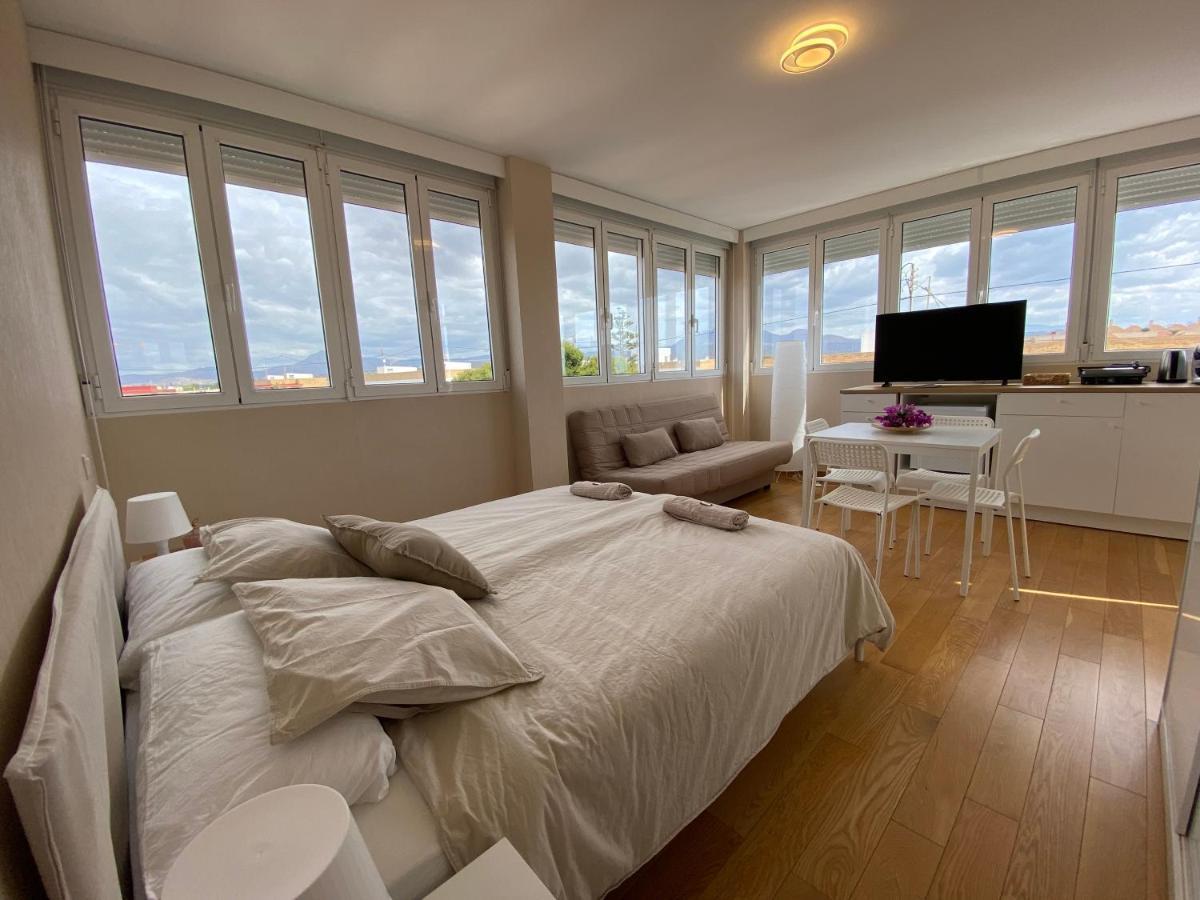 דירות אל קאמפיו Attic With Great Terrace Close To The Sea מראה חיצוני תמונה